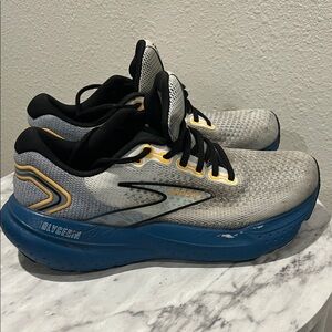 Brooks Men's Gray and Blue Athletic Shoes